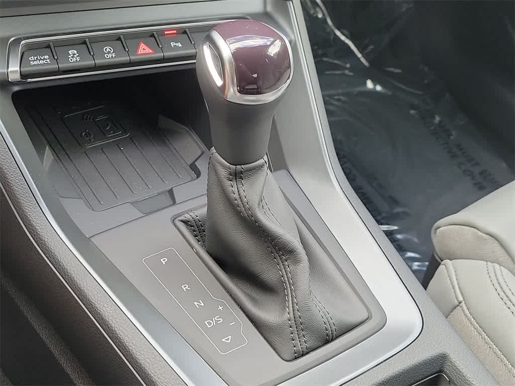 Thumbnail: 2025 Audi Q3 - 17