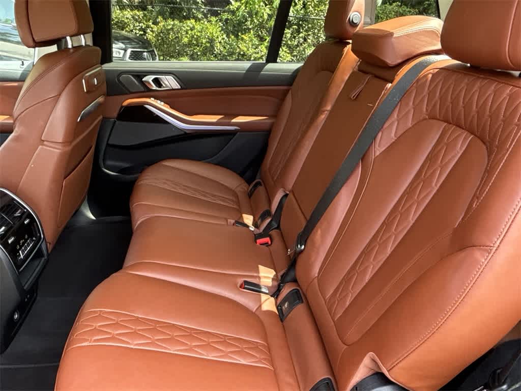 2023 BMW X7 xDrive40i 27