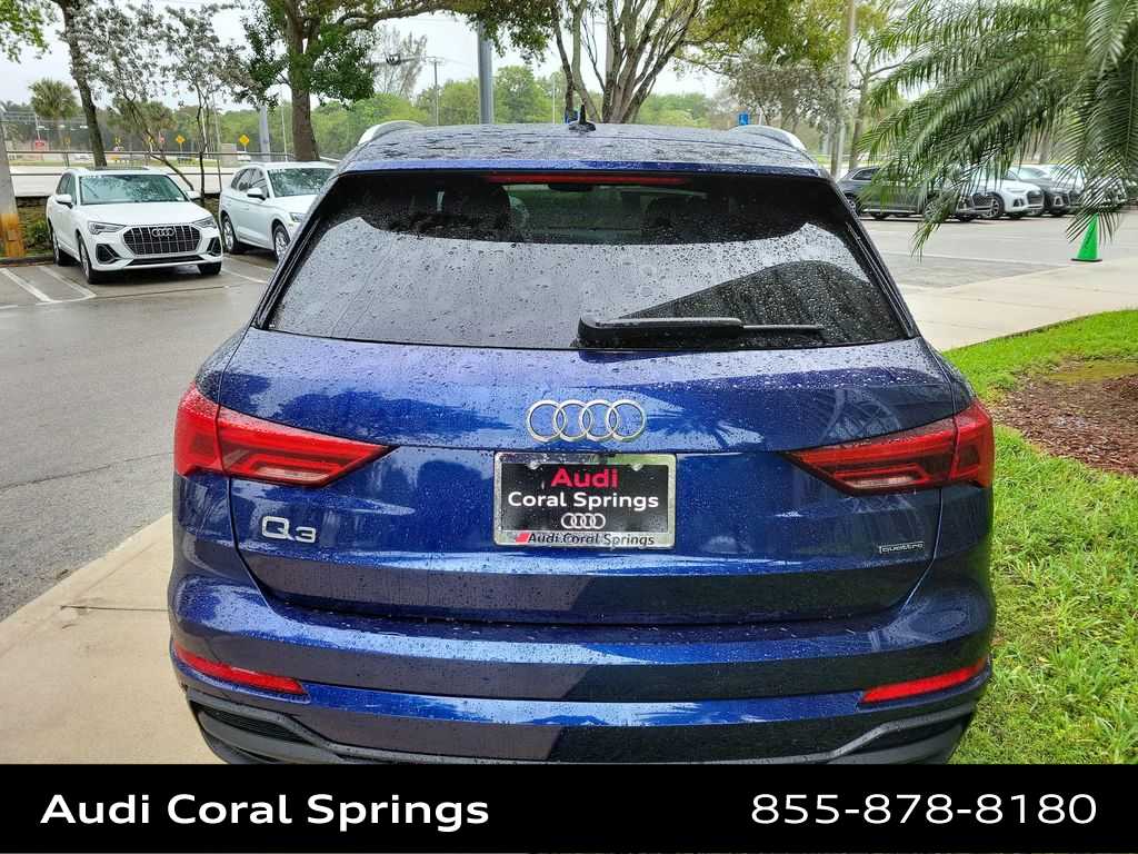 Thumbnail: 2022 Audi Q3 - 13