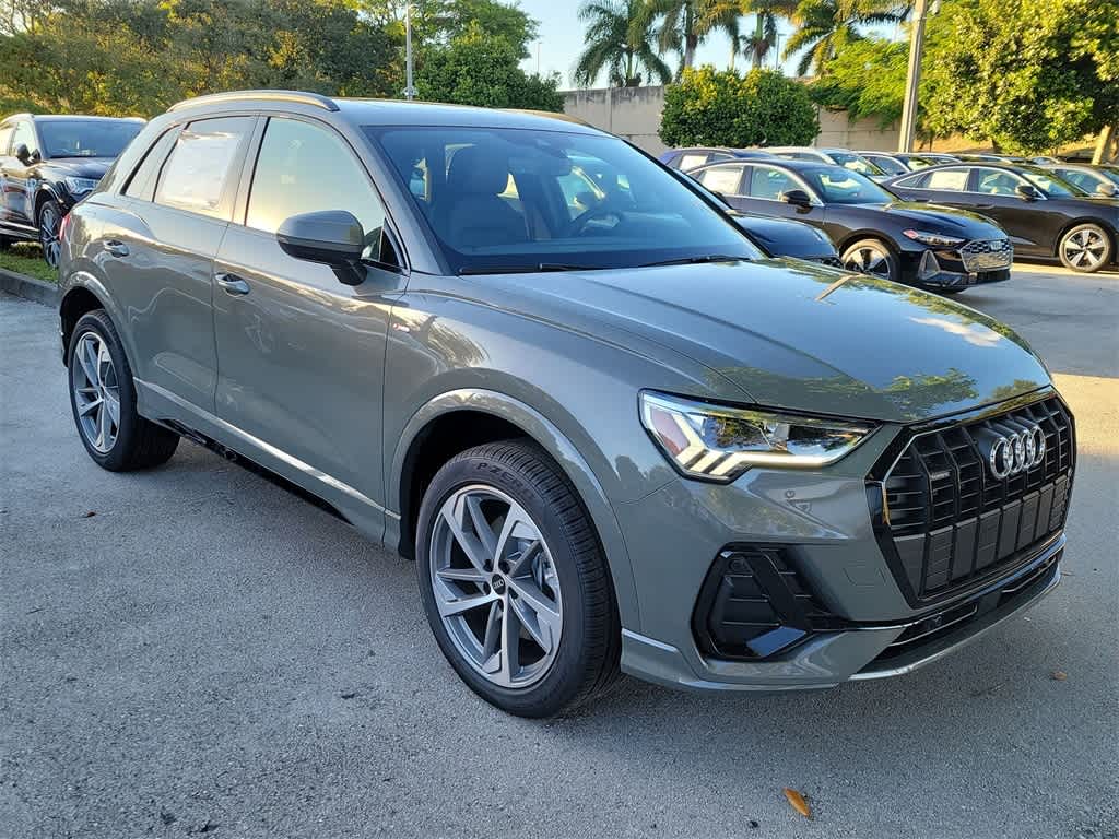 Thumbnail: 2025 Audi Q3 - 2