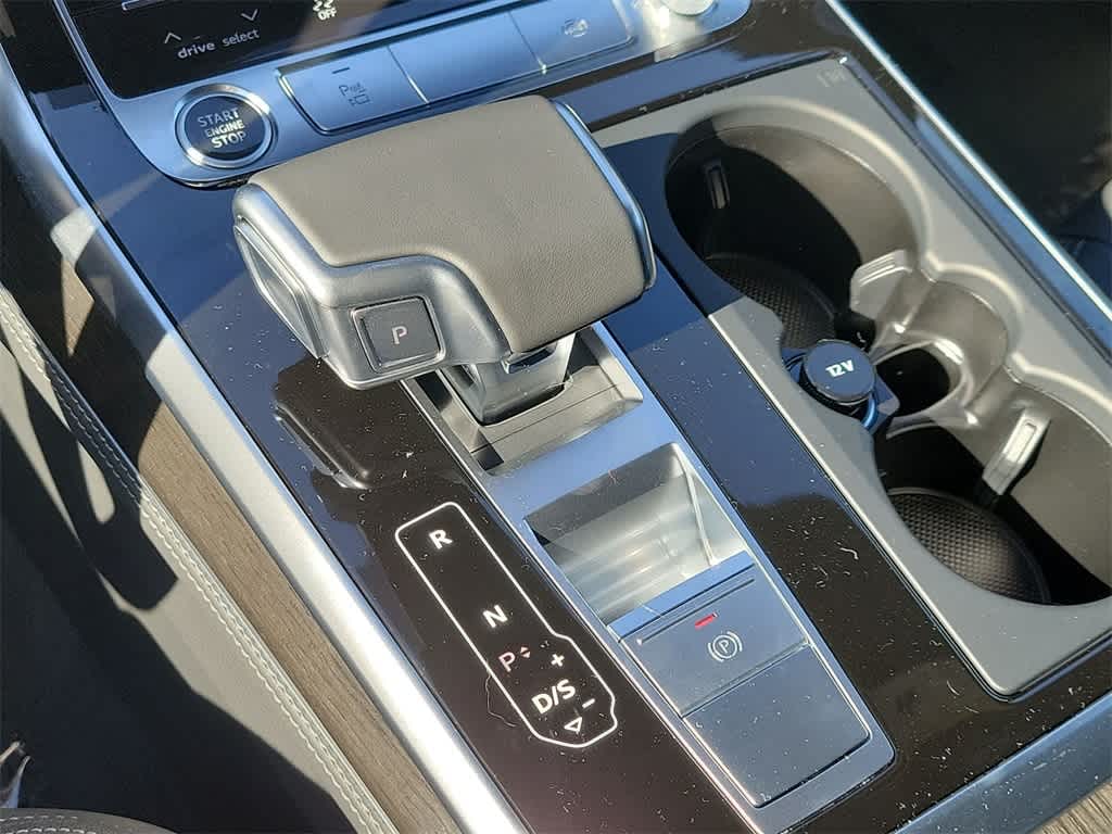 Thumbnail: 2026 Audi Q8 - 17