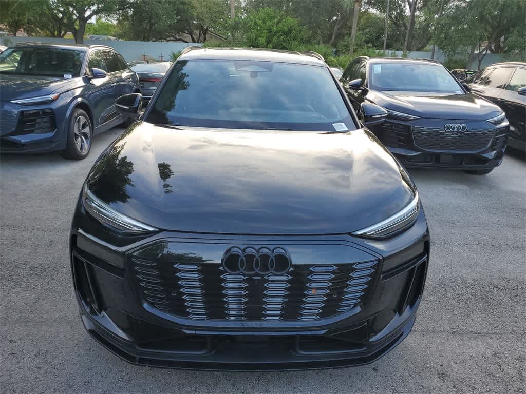 Thumbnail: 2025 Audi SQ6 e-tron - 6