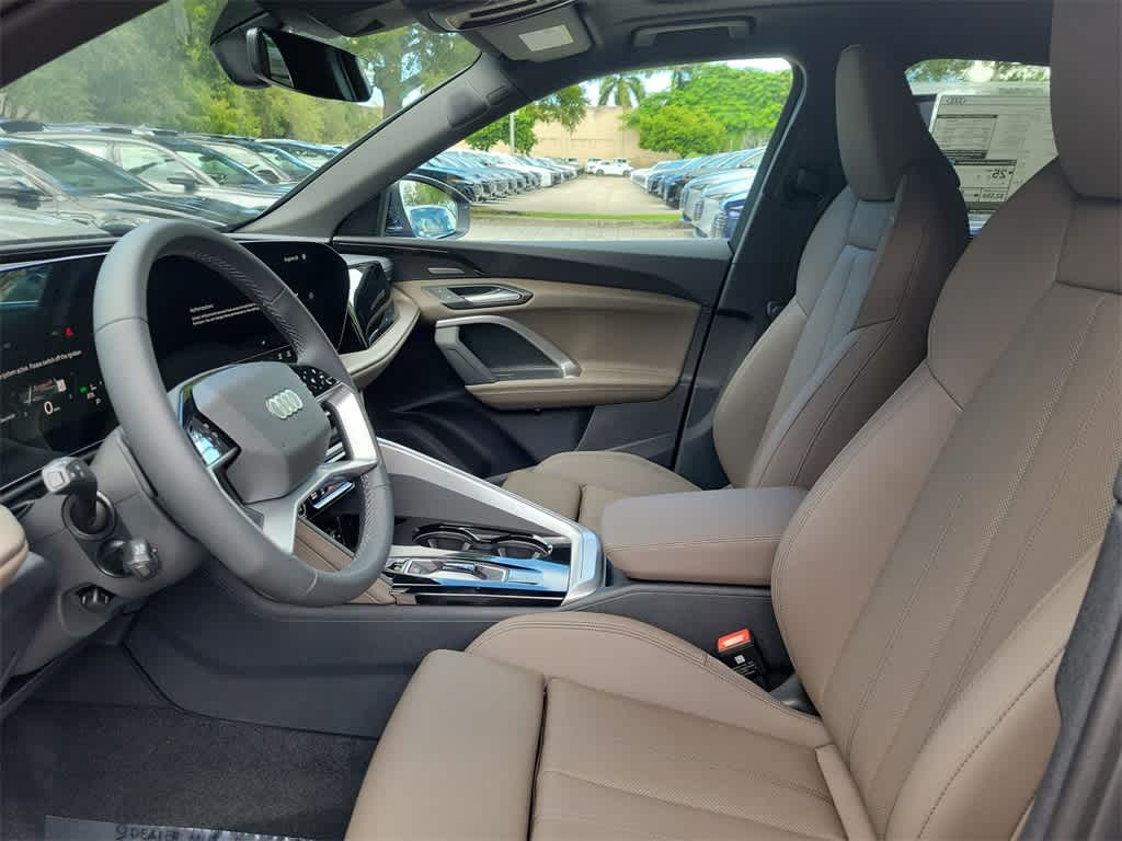 Thumbnail: 2025 Audi Q5 - 11