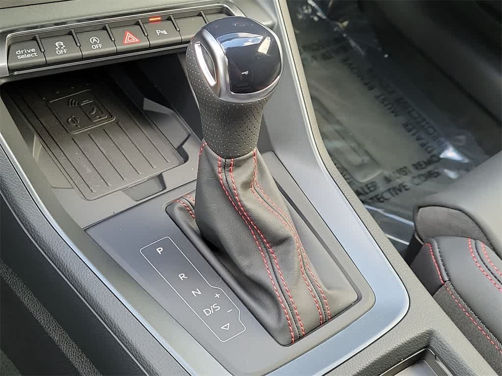 Thumbnail: 2025 Audi Q3 - 17