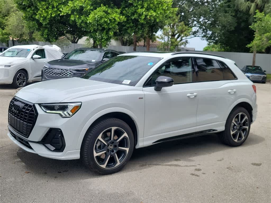 Thumbnail: 2025 Audi Q3 - 4