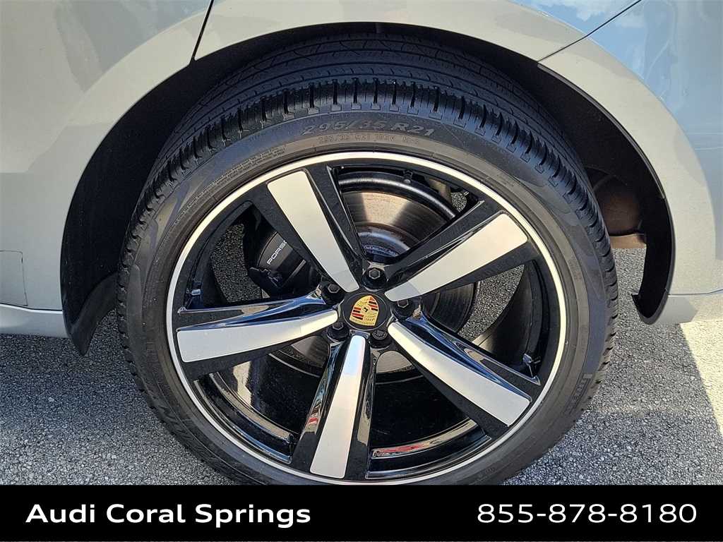 Thumbnail: 2023 Porsche Macan - 8