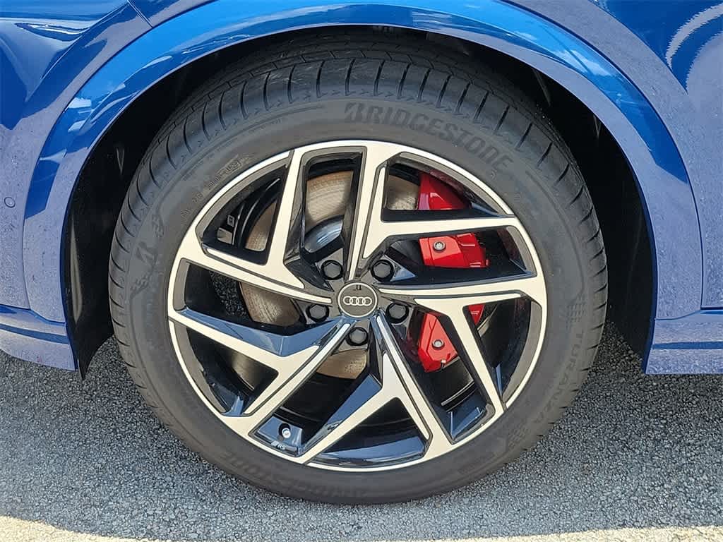 Thumbnail: 2025 Audi SQ6 e-tron - 8