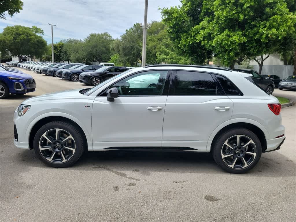 Thumbnail: 2025 Audi Q3 - 11