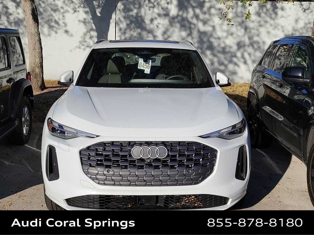 Thumbnail: 2025 Audi Q5 - 9