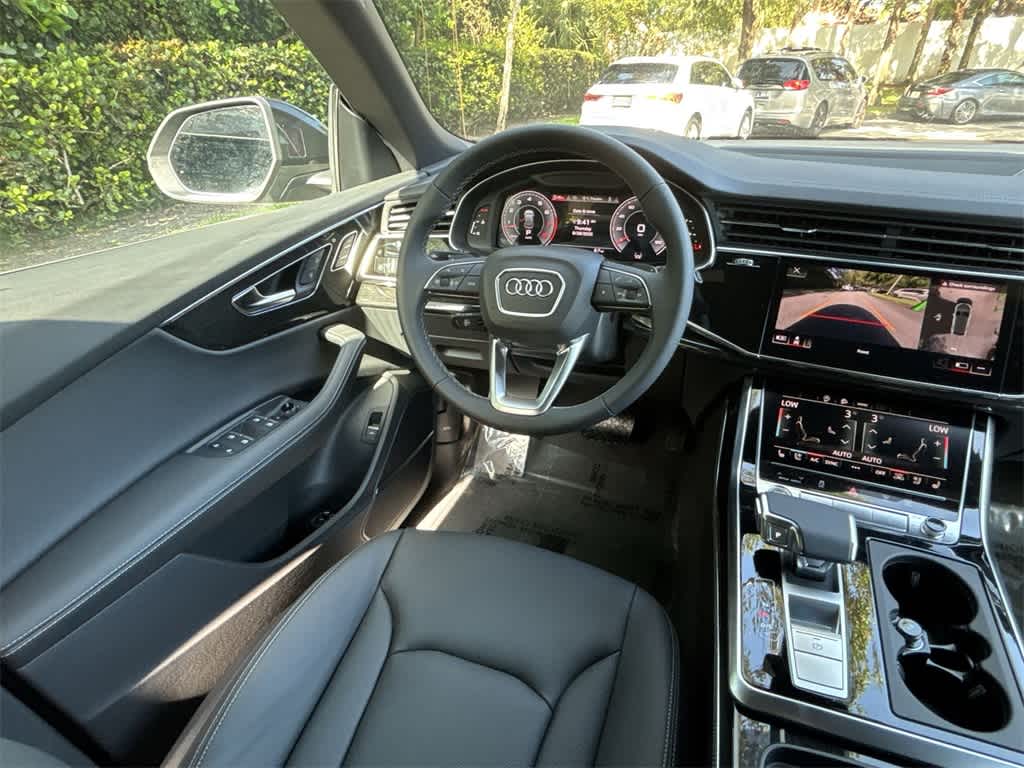 Thumbnail: 2025 Audi Q8 - 15