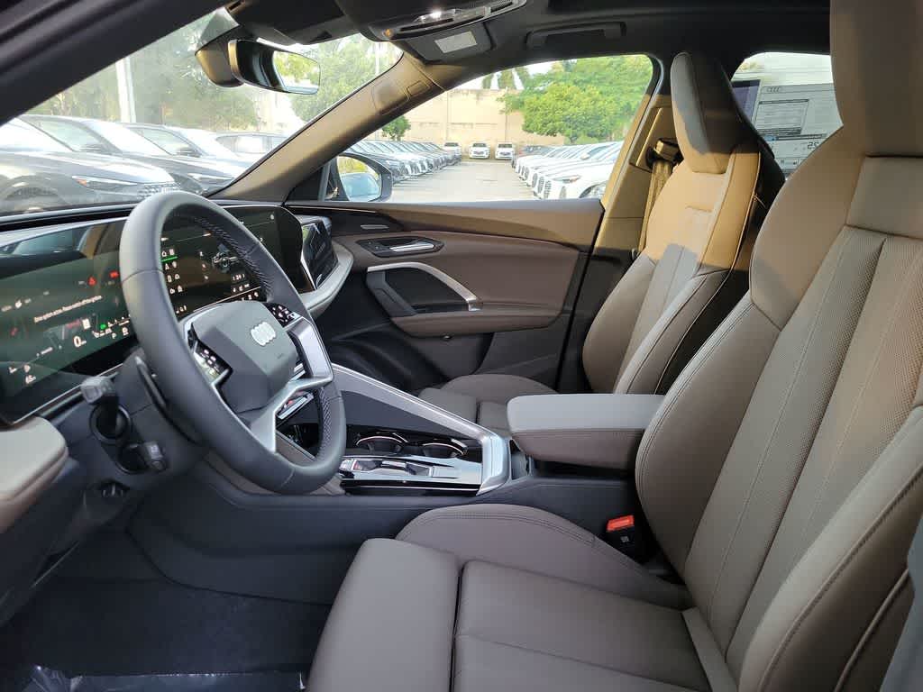 Thumbnail: 2025 Audi Q5 - 11