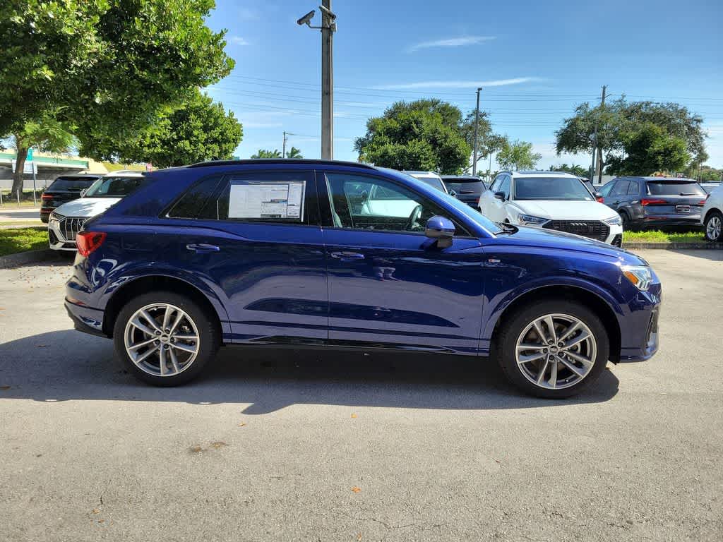 Thumbnail: 2025 Audi Q3 - 9