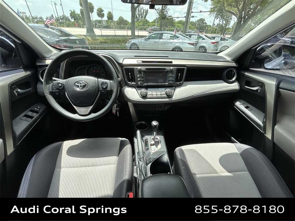 Thumbnail: 2015 Toyota RAV4 - 10
