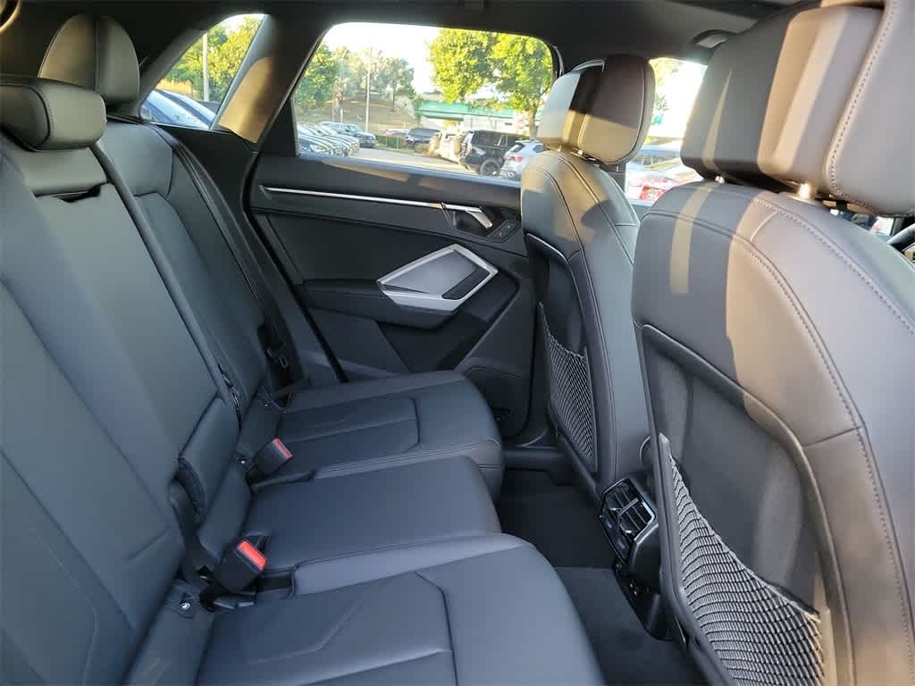 Thumbnail: 2025 Audi Q3 - 21