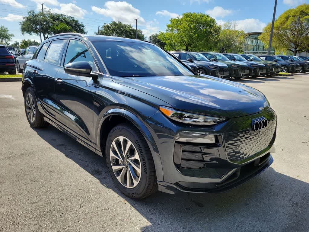 Thumbnail: 2027 Audi Q6 e-tron - 2