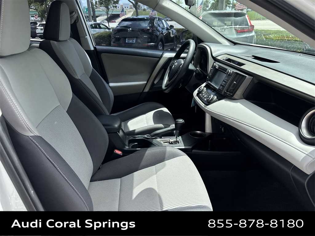 Thumbnail: 2015 Toyota RAV4 - 28