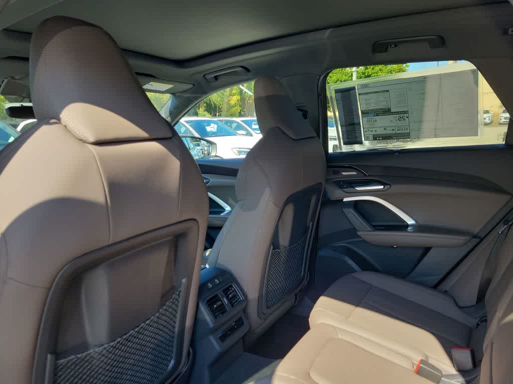 Thumbnail: 2025 Audi Q5 - 12