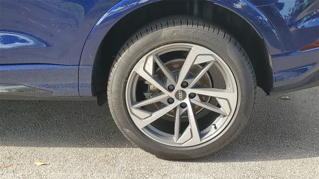 Thumbnail: 2025 Audi Q3 - 16