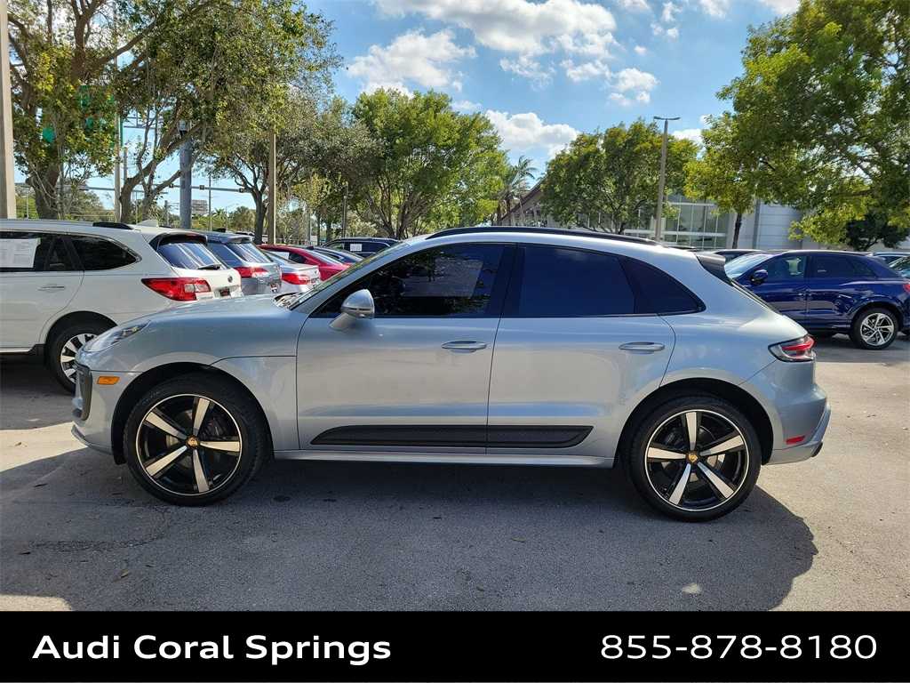 Thumbnail: 2023 Porsche Macan - 3