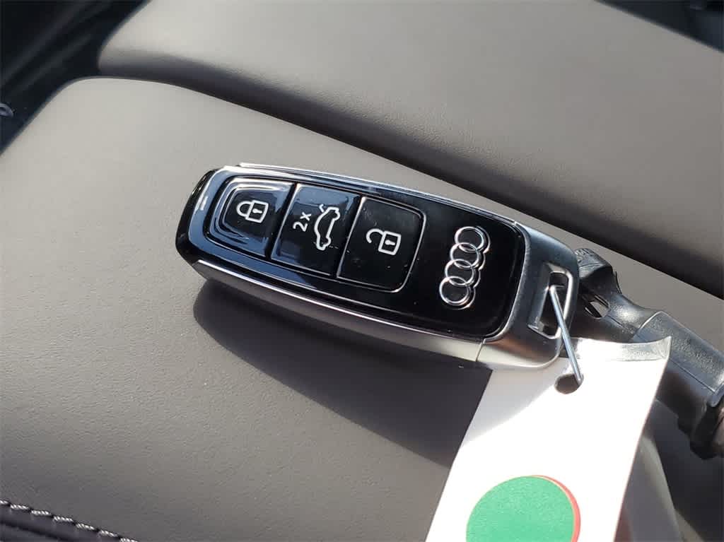 Thumbnail: 2025 Audi A8 - 28