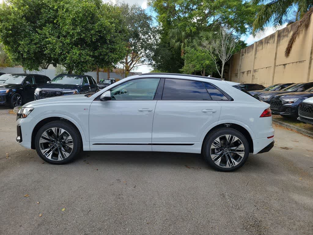 Thumbnail: 2026 Audi Q8 - 5