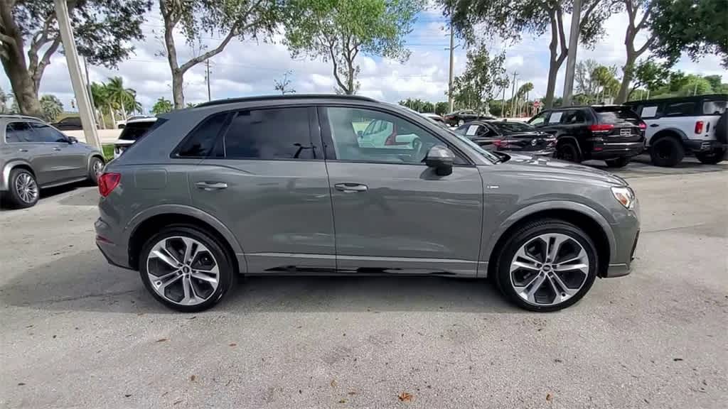 Thumbnail: 2022 Audi Q3 - 9