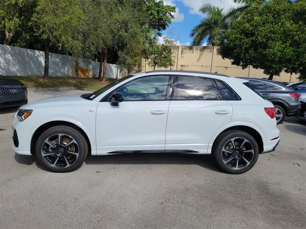 Thumbnail: 2025 Audi Q3 - 11