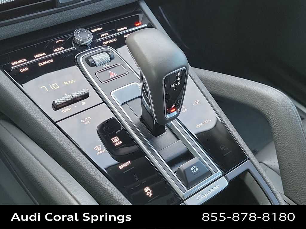 Thumbnail: 2021 Porsche Cayenne - 25