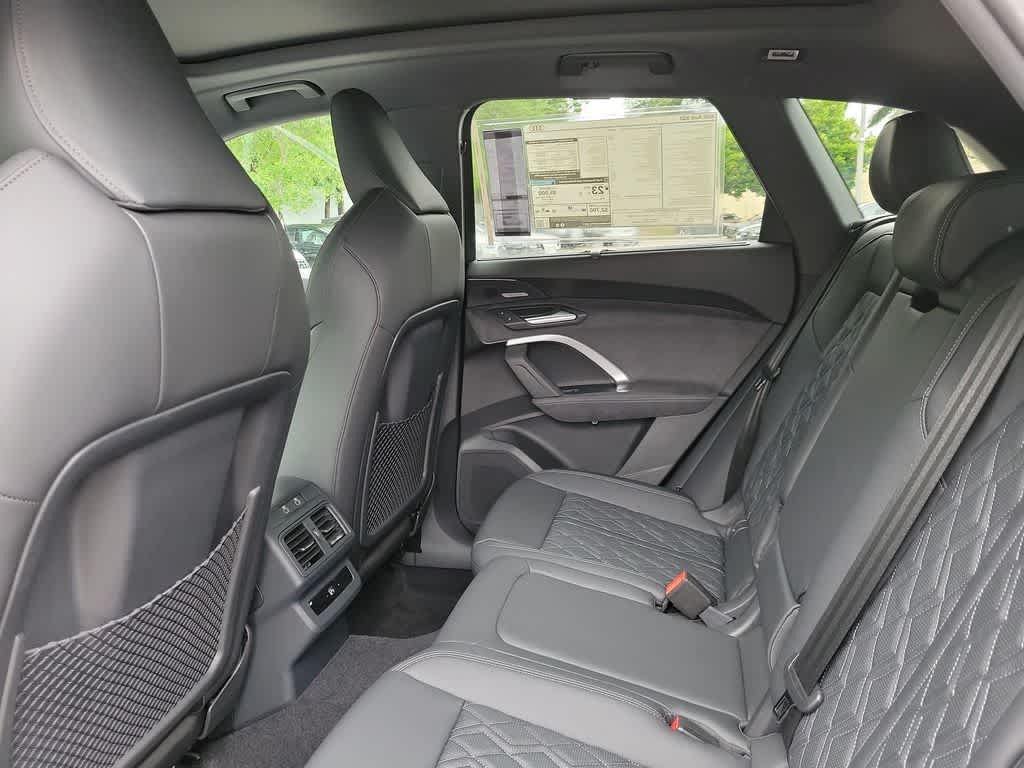 Thumbnail: 2026 Audi SQ5 - 20