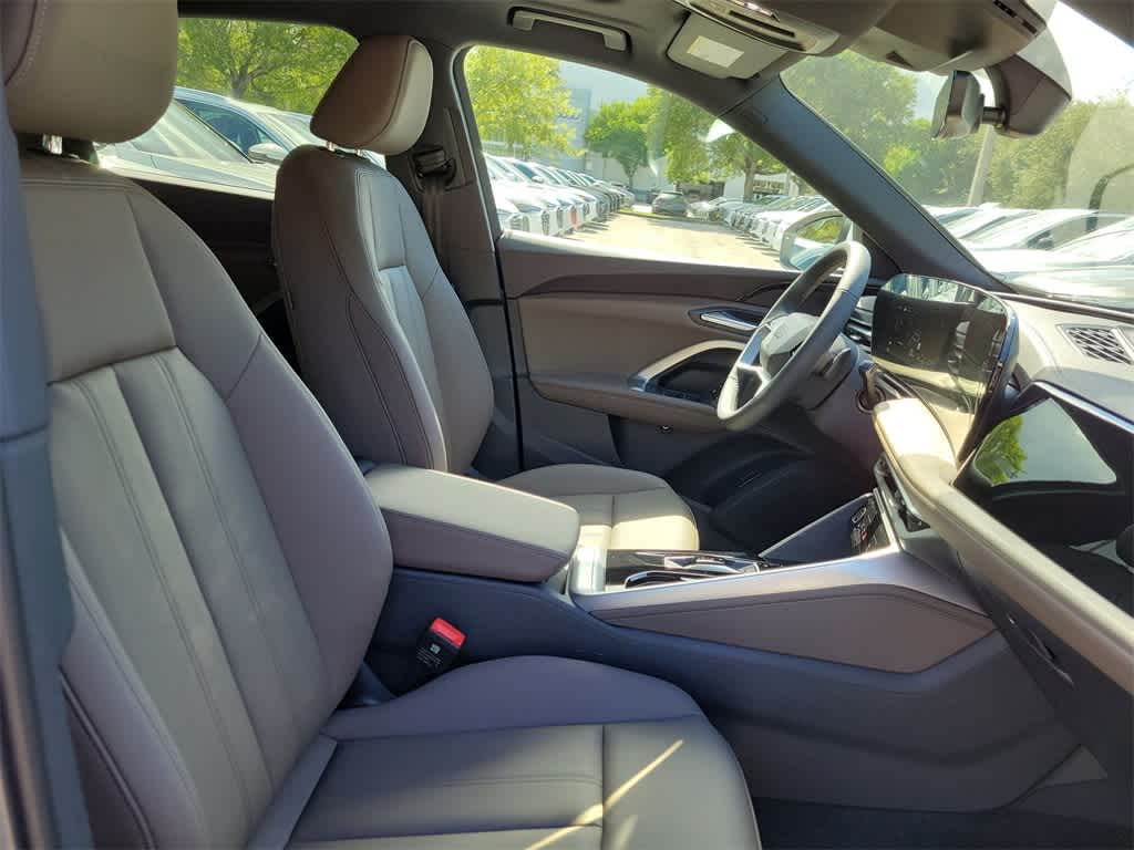 Thumbnail: 2025 Audi Q5 - 22