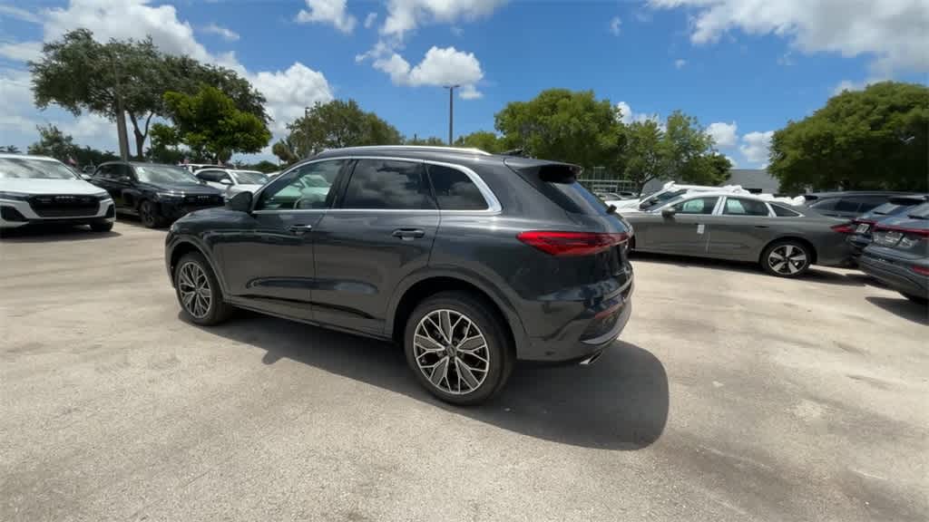 Thumbnail: 2025 Audi Q5 - 6