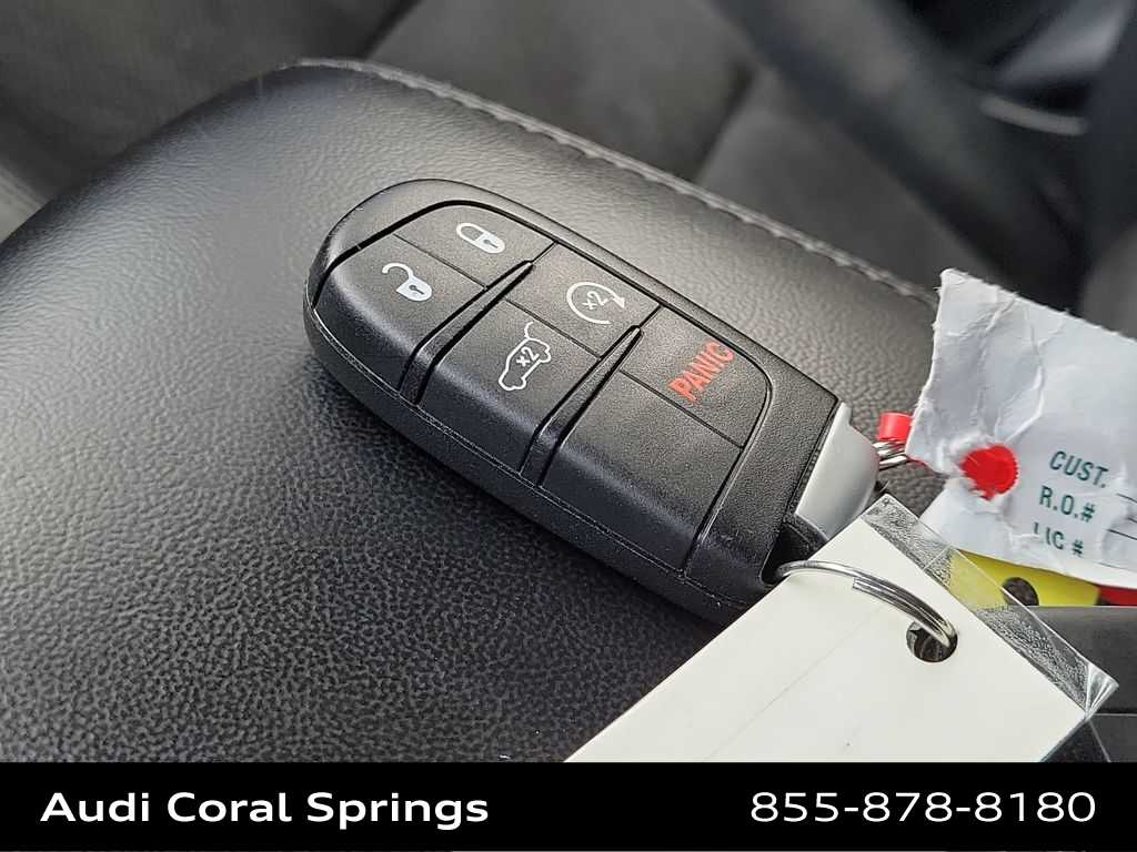 Thumbnail: 2019 Jeep Grand Cherokee - 28