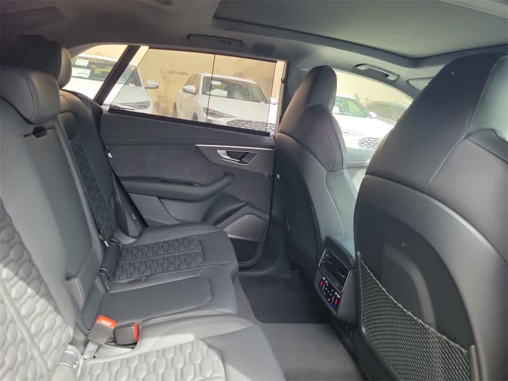 Thumbnail: 2025 Audi RS Q8 - 13