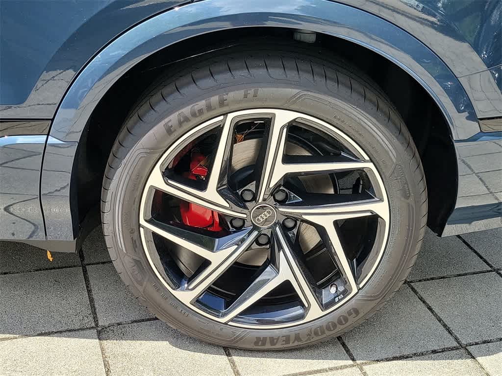 Thumbnail: 2025 Audi SQ6 e-tron - 8