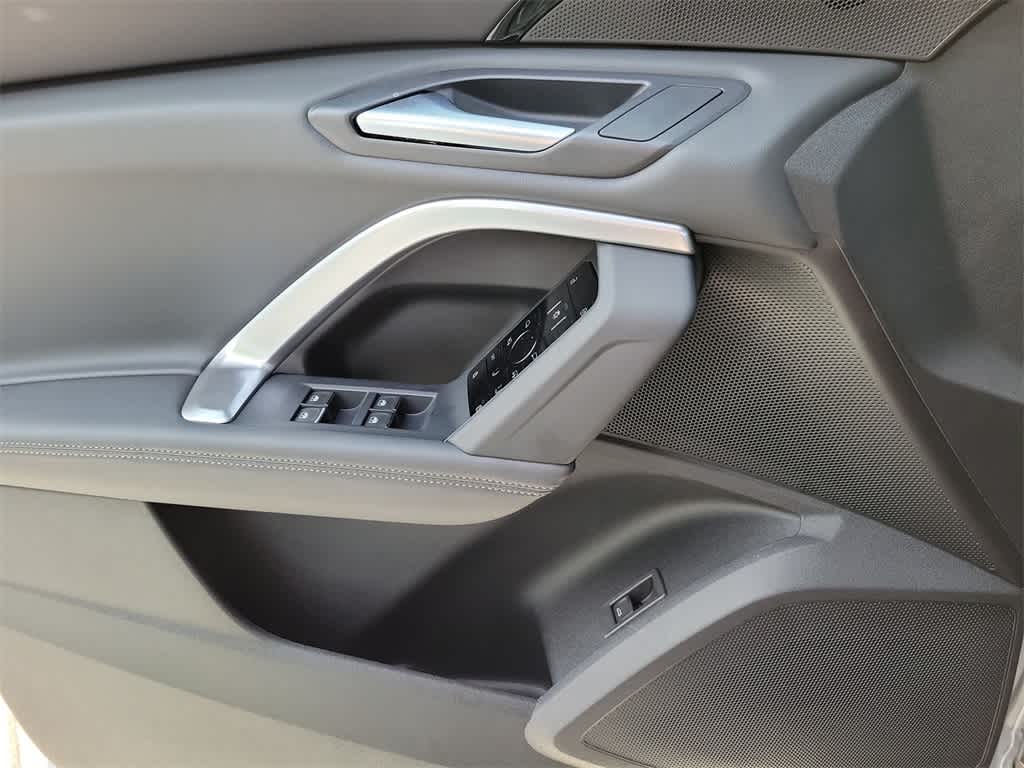 Thumbnail: 2025 Audi Q5 - 19