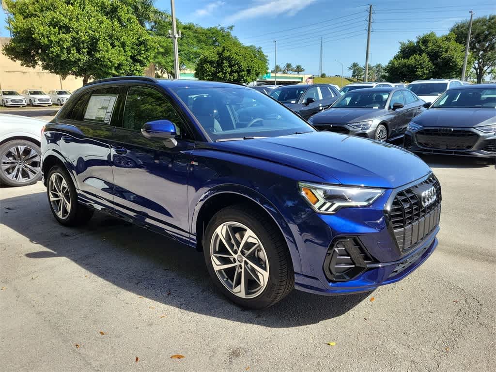 Thumbnail: 2025 Audi Q3 - 2