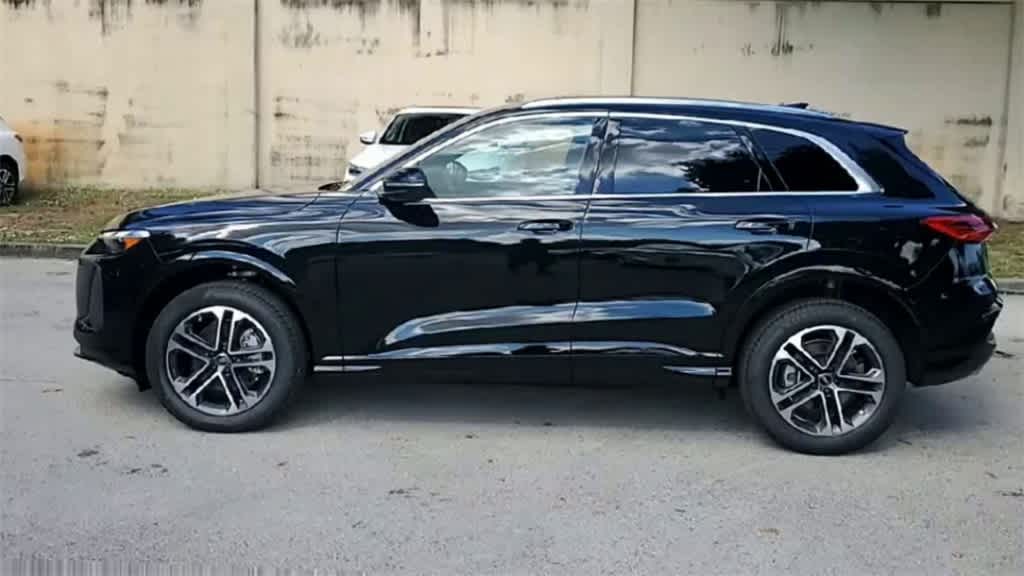 Thumbnail: 2025 Audi Q5 - 5