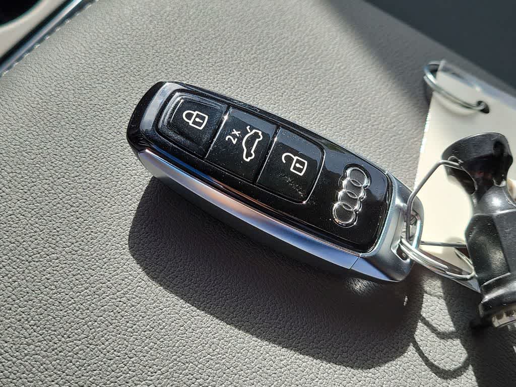 Thumbnail: 2026 Audi Q8 - 28