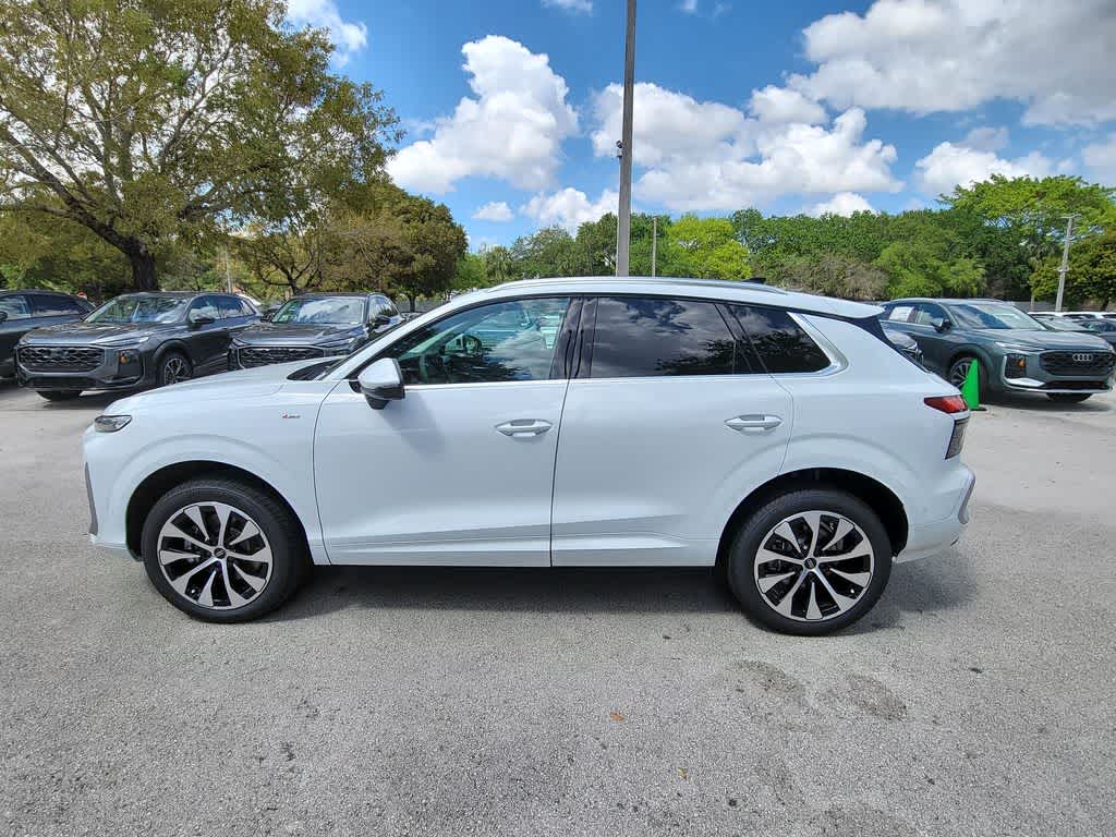 Thumbnail: 2026 Audi Q3 - 5