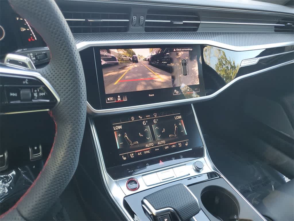 Thumbnail: 2025 Audi RS 6 - 24