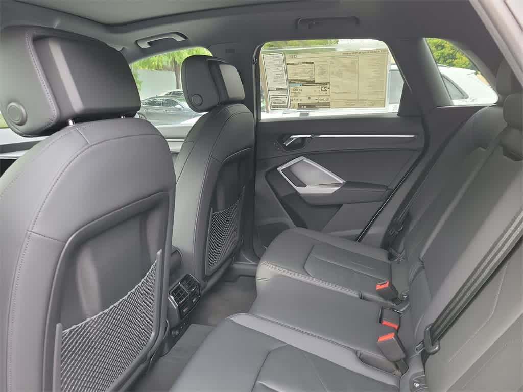 Thumbnail: 2025 Audi Q3 - 12