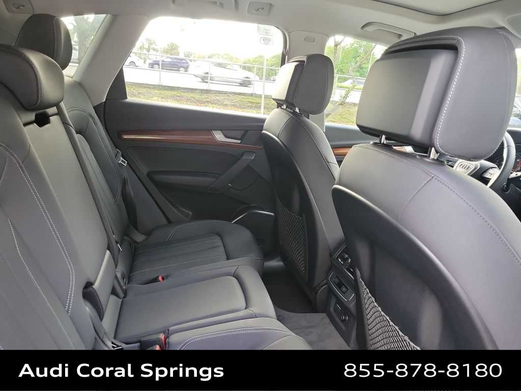 Thumbnail: 2023 Audi Q5 - 21