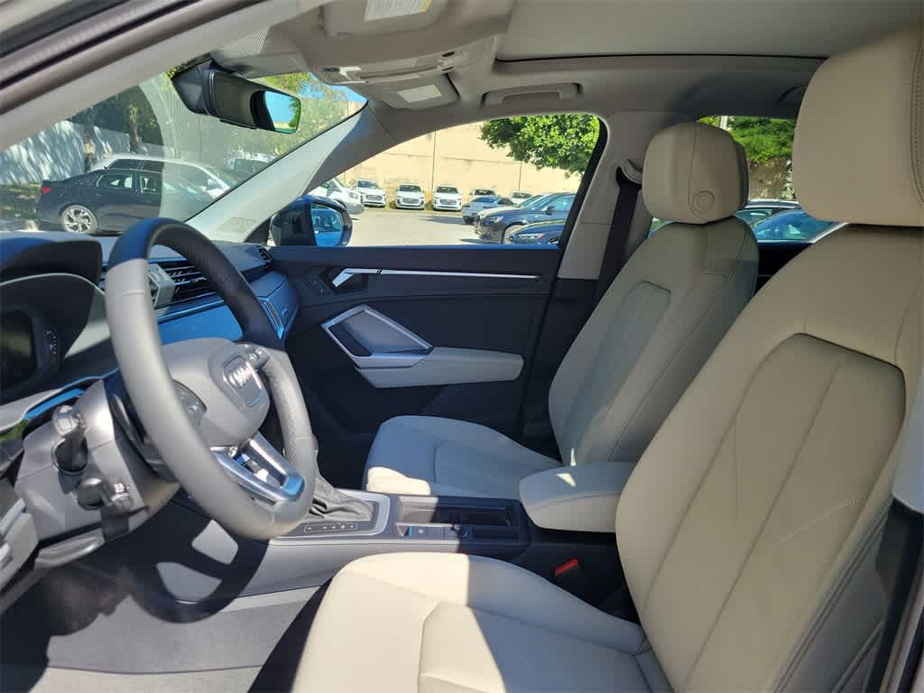 Thumbnail: 2025 Audi Q3 - 19