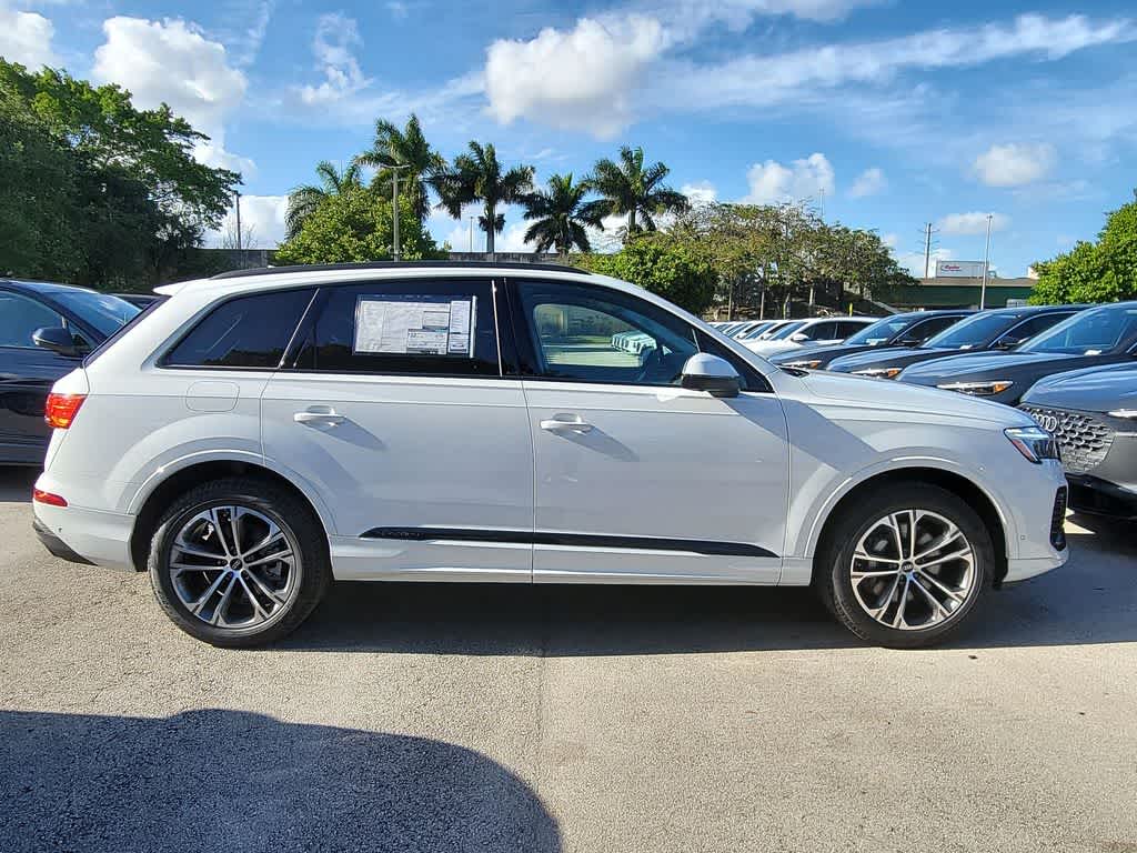 Thumbnail: 2026 Audi Q7 - 9