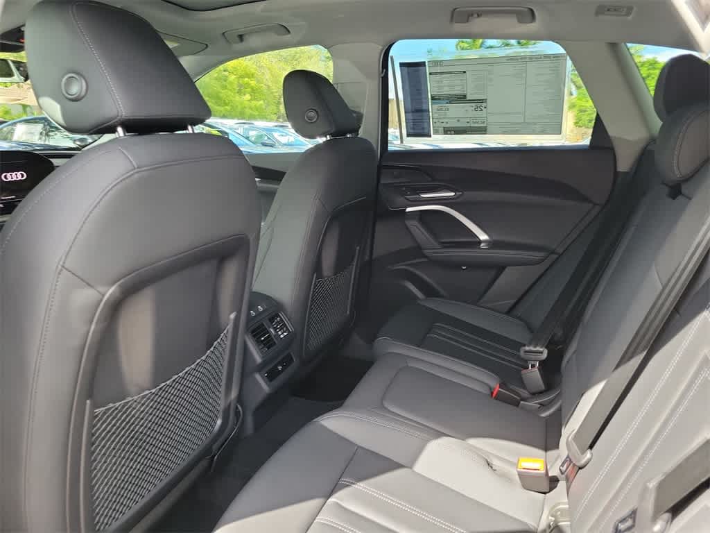 Thumbnail: 2025 Audi Q5 - 12