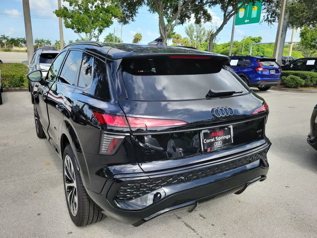 Thumbnail: 2026 Audi Q3 - 4