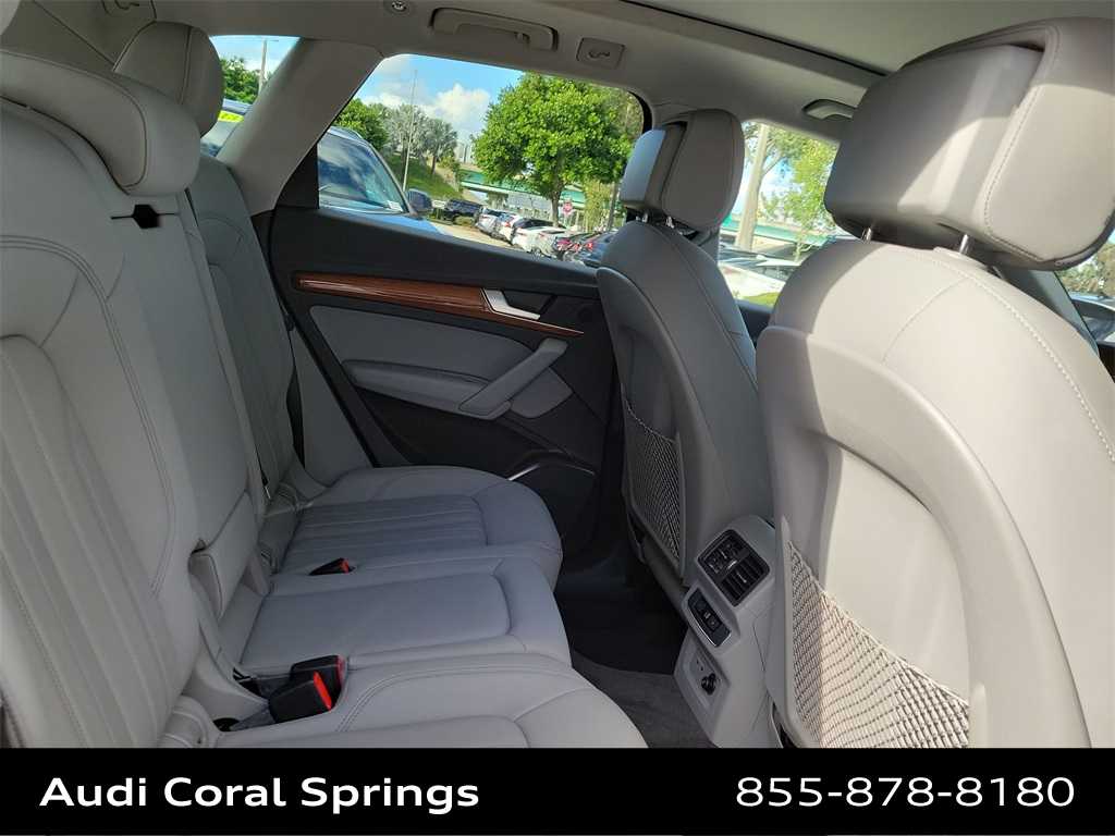 Thumbnail: 2022 Audi Q5 - 13