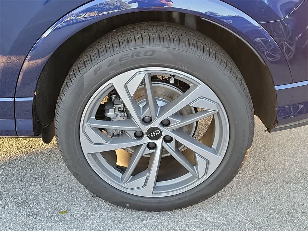 Thumbnail: 2025 Audi Q3 - 16