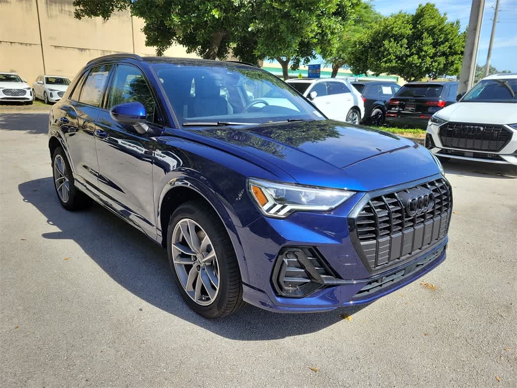 Thumbnail: 2025 Audi Q3 - 2