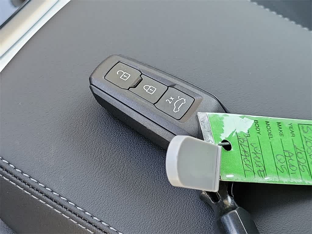 Thumbnail: 2025 Audi Q5 - 20